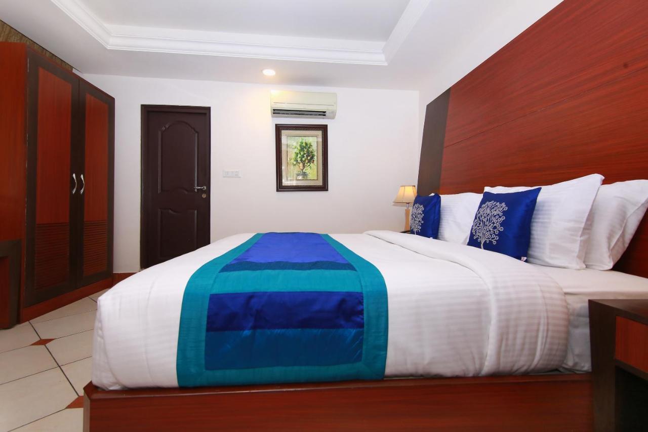 Emarald Hotel Cochin Kochi Exterior photo