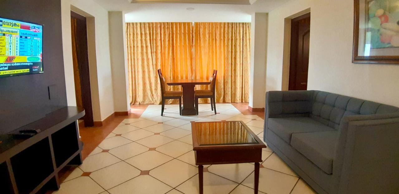 Emarald Hotel Cochin Kochi Exterior photo