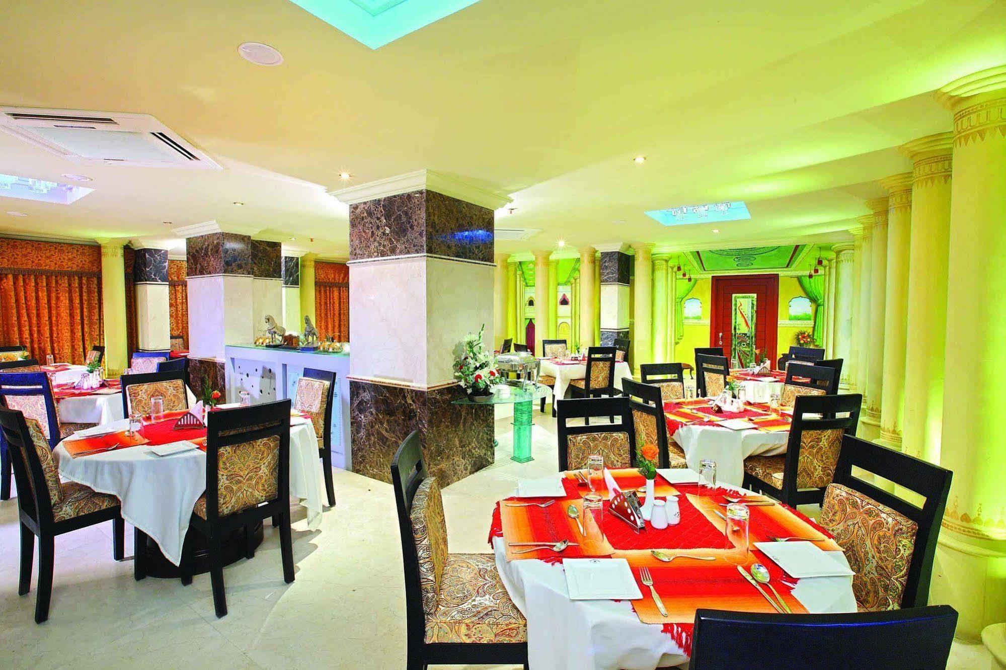 Emarald Hotel Cochin Kochi Exterior photo